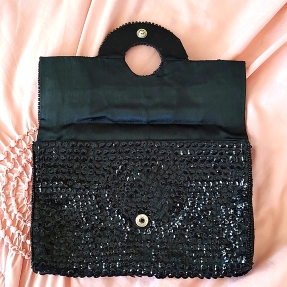 BLACK BEADED and SEQUIN EVENING CLUTCH. No Flaws. - Picture 4 of 9